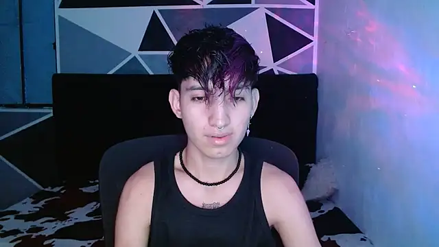 littlextreme online show from December 11, 1:15 am