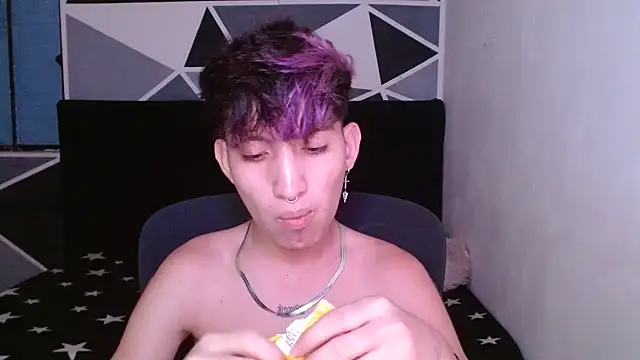 littlextreme online show from December 22, 2:39 am