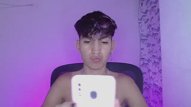 littlextreme online show from February 13, 12:46 am