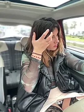 Snapshot of DaisyVibesss chatting on February 14, 10:38 am DaisyVibesss online show from February 14, 10:38 am