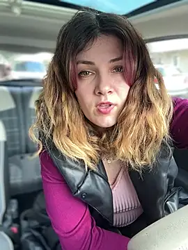 Snapshot of DaisyVibesss chatting on February 27, 12:02 pm DaisyVibesss online show from February 27, 12:02 pm