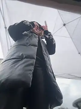 Snapshot of DaisyVibesss chatting on March 1, 3:16 pm DaisyVibesss online show from March 1, 3:16 pm