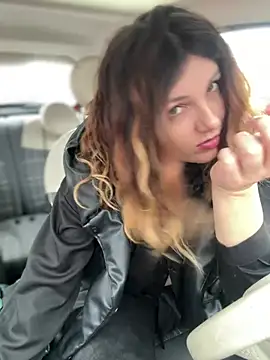 Snapshot of DaisyVibesss chatting on March 12, 3:29 pm DaisyVibesss online show from March 12, 3:29 pm