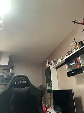 DaisyVibesss online show from March 5, 9:38 am