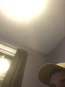 Snapshot of Hugetings chatting on December 28, 9:20 am Hugetings online show from December 28, 9:20 am