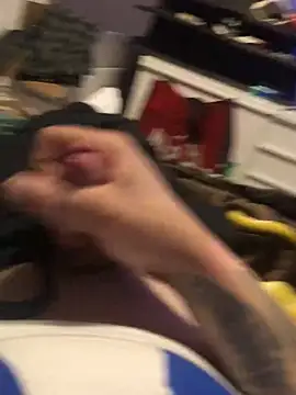 Snapshot of Hugetings chatting on February 9, 5:19 am Hugetings online show from February 9, 5:19 am