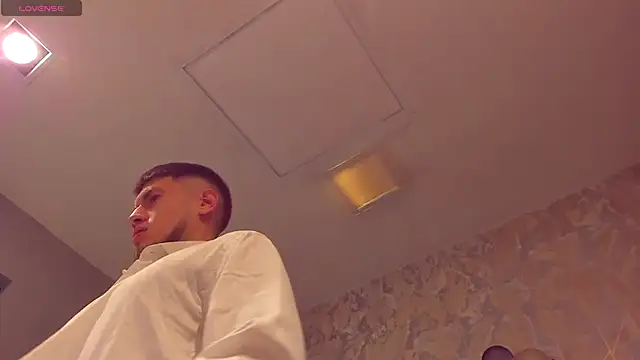 Snapshot of SebastianMaximoff chatting on November 6, 7:15 pm SebastianMaximoff online show from November 6, 7:15 pm