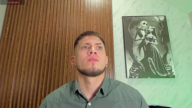 Snapshot of SebastianMaximoff chatting on December 2, 7:20 pm SebastianMaximoff online show from December 2, 7:20 pm