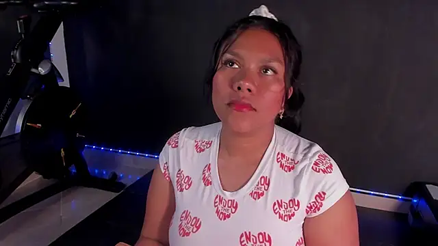 ale cam online show from December 31, 2:08 am