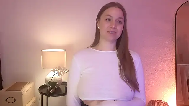 Snapshot of MilaFleur chatting on February 1, 3:18 pm MilaFleur online show from February 1, 3:18 pm