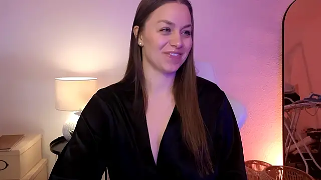 Snapshot of MilaFleur chatting on February 14, 3:05 pm MilaFleur online show from February 14, 3:05 pm