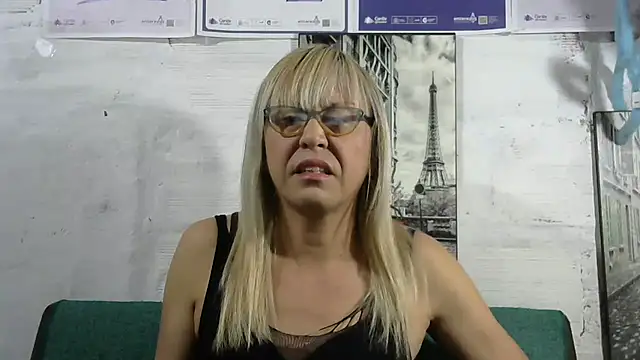 divahot08 online show from October 8, 8:28 pm