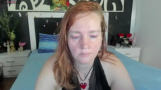 Snapshot of SinFulTitsDD chatting on December 28, 3:15 am SinFulTitsDD online show from December 28, 3:15 am