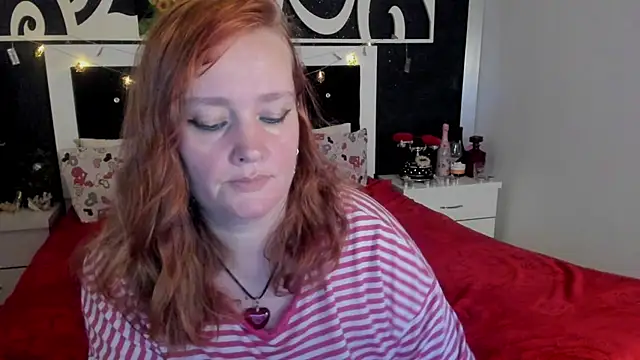 Snapshot of SinFulTitsDD chatting on January 24, 8:11 pm SinFulTitsDD online show from January 24, 8:11 pm