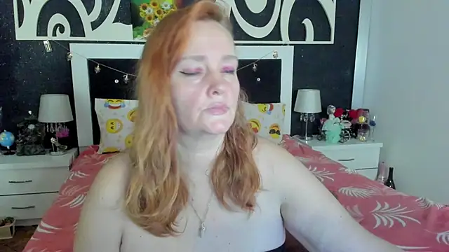 Snapshot of SinFulTitsDD chatting on March 3, 8:43 pm SinFulTitsDD online show from March 3, 8:43 pm