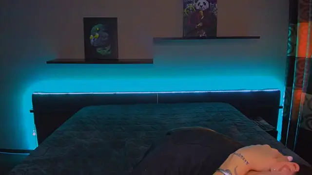 Snapshot of AlexaBarkley chatting on February 14, 6:12 am AlexaBarkley online show from February 14, 6:12 am