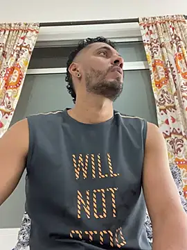 Snapshot of steven_smith05 chatting on March 7, 12:15 am steven smith05 online show from March 7, 12:15 am