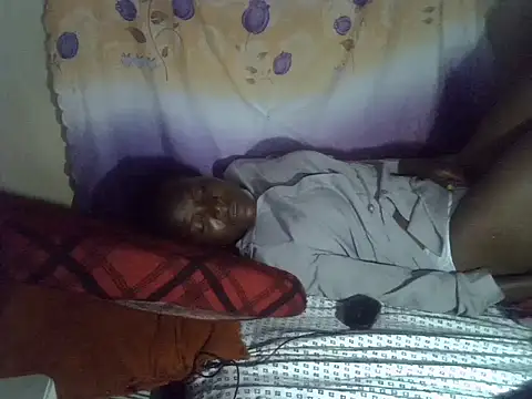 cute-shamza online show from April 18, 7:58 pm