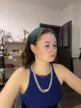 Snapshot of sweetest_pie chatting on December 10, 7:43 pm sweetest pie online show from December 10, 7:43 pm