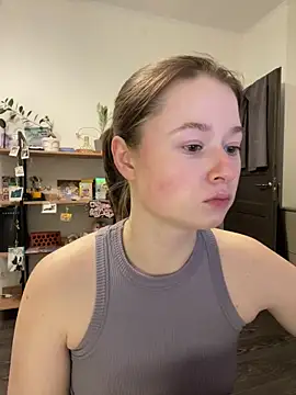 Snapshot of sweetest_pie chatting on December 12, 8:21 pm sweetest pie online show from December 12, 8:21 pm