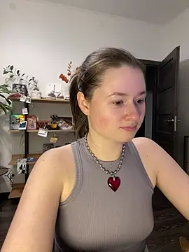 Snapshot of sweetest_pie chatting on January 17, 8:55 pm sweetest pie online show from January 17, 8:55 pm