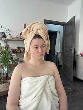 Snapshot of sweetest_pie chatting on February 19, 12:11 pm sweetest pie online show from February 19, 12:11 pm