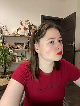 Snapshot of sweetest_pie chatting on February 22, 7:47 pm sweetest pie online show from February 22, 7:47 pm