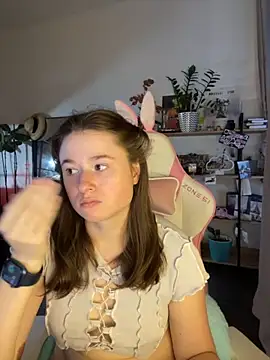 Snapshot of sweetest_pie chatting on September 21, 3:57 pm sweetest pie online show from September 21, 3:57 pm