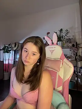 Snapshot of sweetest_pie chatting on September 23, 6:44 pm sweetest pie online show from September 23, 6:44 pm