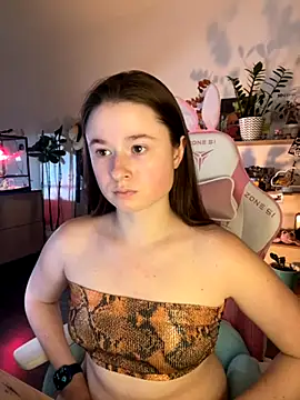 Snapshot of sweetest_pie chatting on September 27, 6:24 pm sweetest pie online show from September 27, 6:24 pm