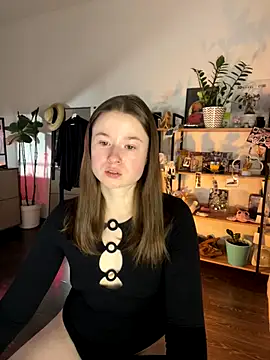 Snapshot of sweetest_pie chatting on October 28, 7:05 pm sweetest pie online show from October 28, 7:05 pm