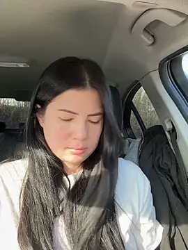 clairewntr online show from March 4, 9:29 am