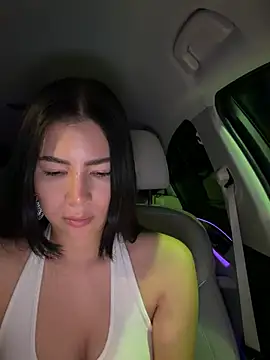 clairewntr online show from January 10, 6:20 pm