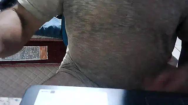 Snapshot of eduar570 chatting on October 20, 12:44 am eduar570 online show from October 20, 12:44 am