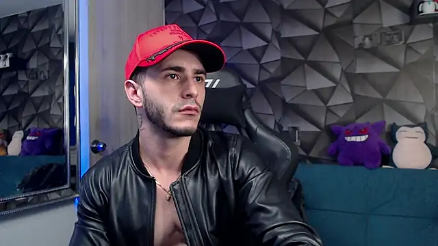 Snapshot of Latino_stud4u chatting on November 4, 11:15 pm Latino stud4u online show from November 4, 11:15 pm