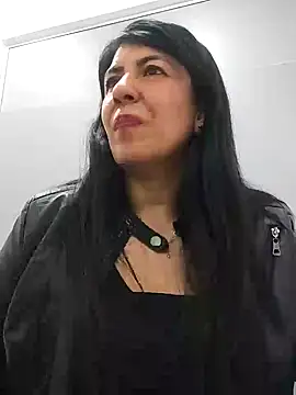 aisha latina online show from February 4, 5:34 pm