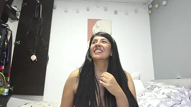 aisha latina online show from February 4, 11:38 pm