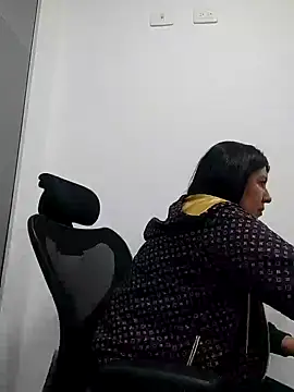 aisha latina online show from February 12, 9:01 pm