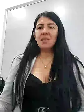 aisha latina online show from February 21, 4:37 pm