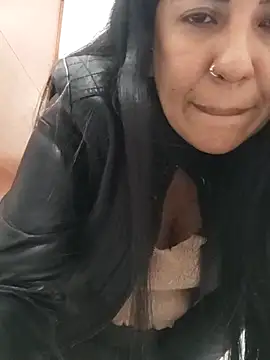 aisha latina online show from March 4, 8:16 pm