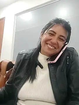 aisha latina online show from March 20, 9:35 pm