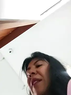 aisha latina online show from September 9, 3:22 pm