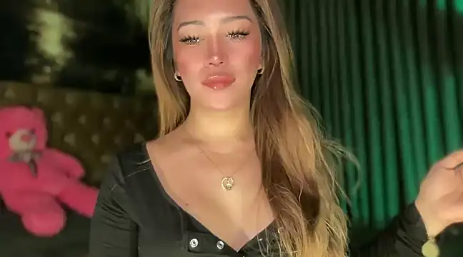 Jasmine Elcock online show from December 3, 12:06 pm