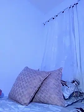 Snapshot of karlablue_ chatting on November 28, 10:23 pm karlablue online show from November 28, 10:23 pm