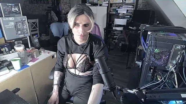 Snapshot of Manu3li chatting on December 26, 1:18 am Manu3li online show from December 26, 1:18 am