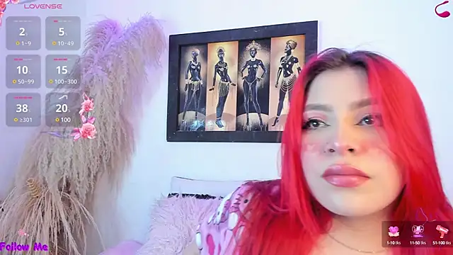 Snapshot of SophieRossi chatting on February 7, 5:10 am SophieRossi online show from February 7, 5:10 am