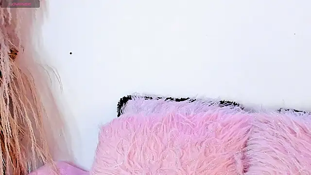 Snapshot of SophieRossi chatting on March 14, 3:48 am SophieRossi online show from March 14, 3:48 am