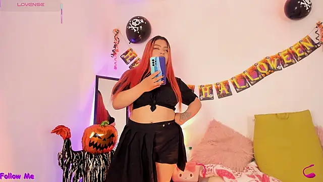 Snapshot of SophieRossi chatting on October 30, 4:30 pm SophieRossi online show from October 30, 4:30 pm