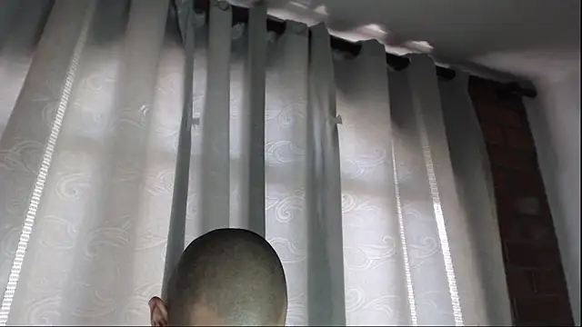 Armando 2002 online show from September 24, 4:32 pm