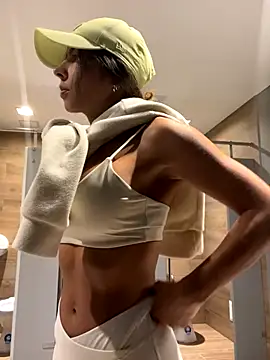 Snapshot of RouseColins chatting on November 16, 6:35 pm RouseColins online show from November 16, 6:35 pm